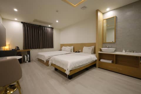 TRT Hotel — hotel room
