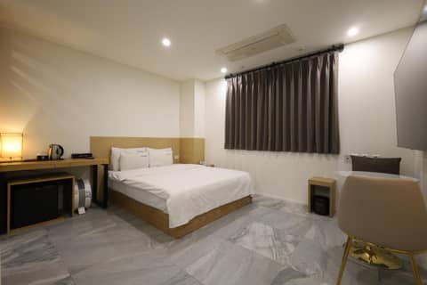 TRT Hotel — hotel room
