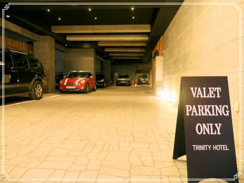 TRT Hotel — parking