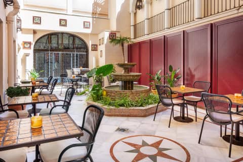 H10 Corregidor Boutique Hotel — dining