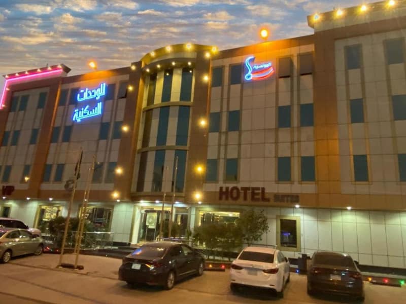Al Mutaab Suites Al Mounseya — hotel building