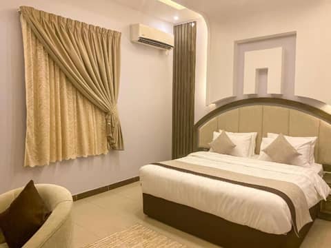 Al Mutaab Suites Al Mounseya — hotel room