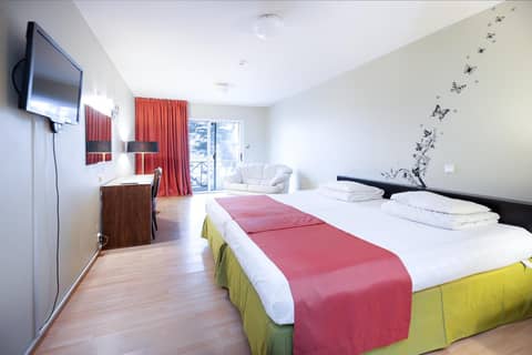 Peoleo Hotell — hotel room