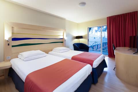 Peoleo Hotell — hotel room