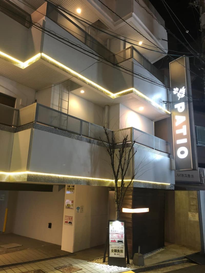 Hotel Patio — building