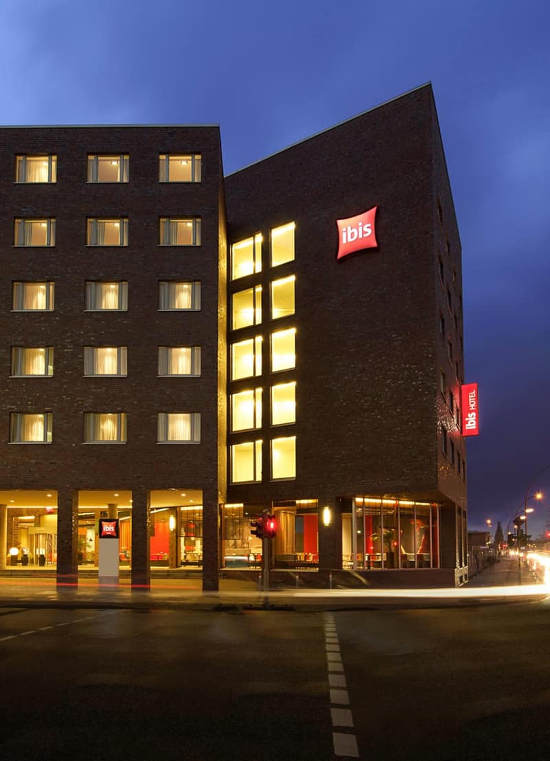 ibis Hamburg Alsterring — building