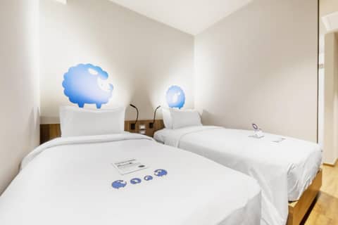 Kokotel Bangkok Surawong — hotel room