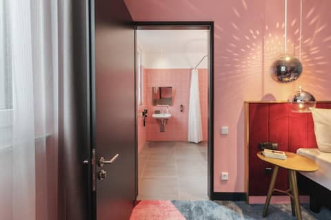 Holiday Inn - the niu Loco Munich North by IHG — photo 4