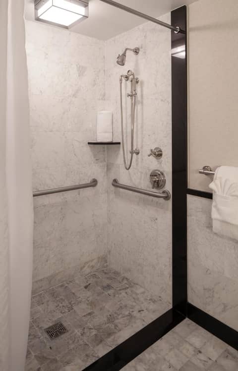 The Manhattan Club — photo 9