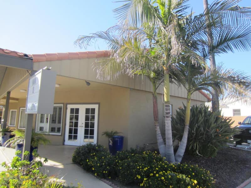 Pacific Shores Inn — building