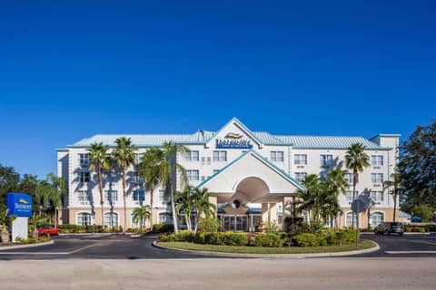 Baymont Inn & Suites by Wyndham Fort Myers I-75 — photo 7