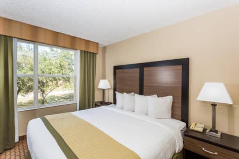 Baymont Inn & Suites by Wyndham Fort Myers I-75 — photo 8