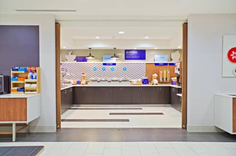 Holiday Inn Express & Suites - Phoenix North - Scottsdale by IHG — photo 2