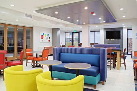 Holiday Inn Express & Suites - Phoenix North - Scottsdale by IHG — photo 9