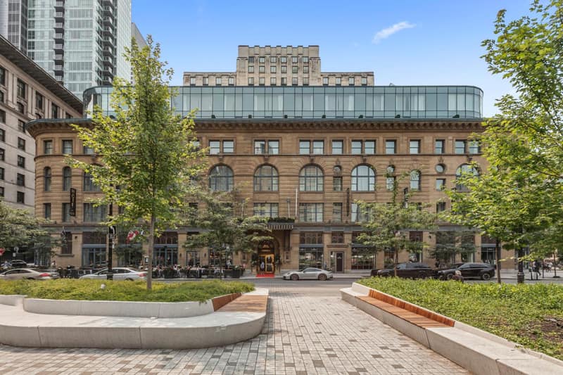 Hôtel Birks Montréal — building