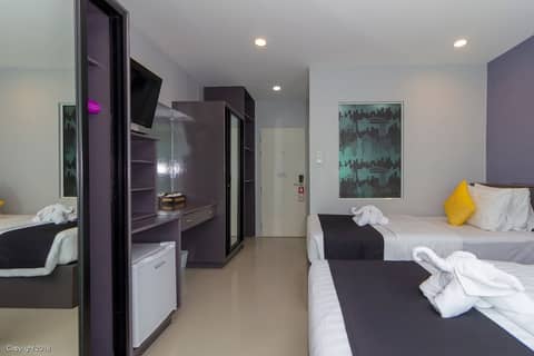Modern Living Hotel — hotel room