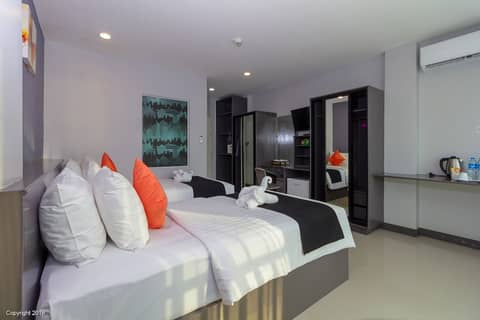 Modern Living Hotel — hotel room