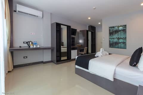 Modern Living Hotel — hotel room