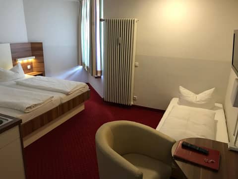 Central Hotel-Apart München — hotel room