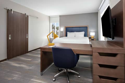 Hampton Inn & Suites San Diego Airport Liberty Station — photo 4