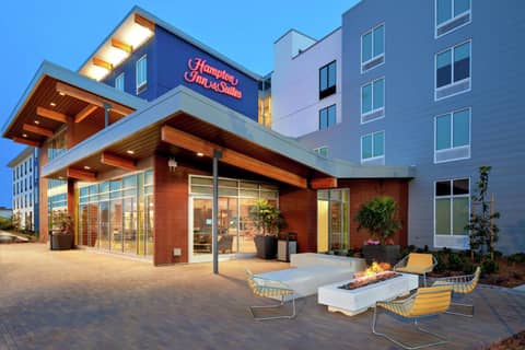 Hampton Inn & Suites San Diego Airport Liberty Station — photo 9