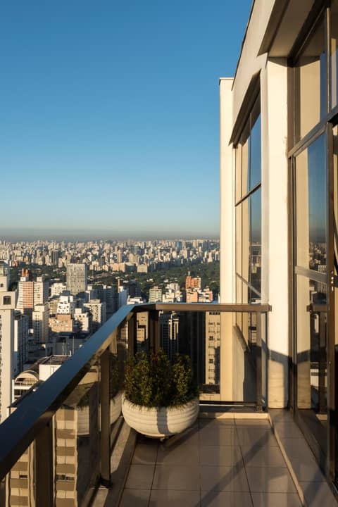 Central Park Flat Jardins — balance & terrace