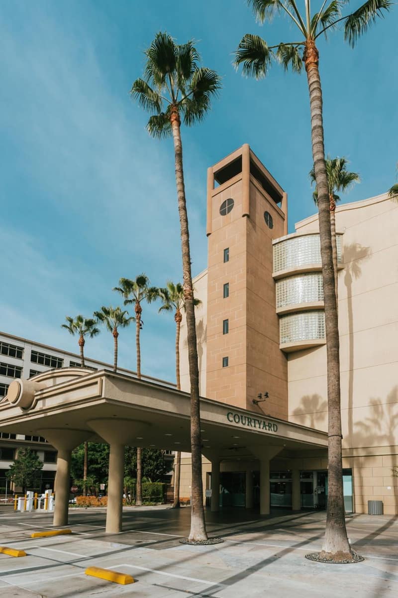 Courtyard by Marriott Los Angeles LAX / Century Boulevard — building