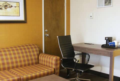 Best Western Galleria Inn & Suites — hotel room