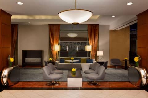 Hilton Chicago Magnificent Mile Suites — photo 7