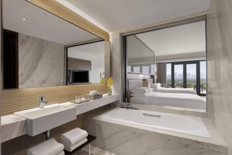 Manila Marriott Hotel at Newport World Resorts — photo 8