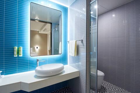 Busan City Hotel — bathroom
