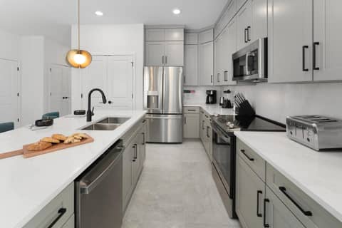 Villatel Orlando Resort — kitchen