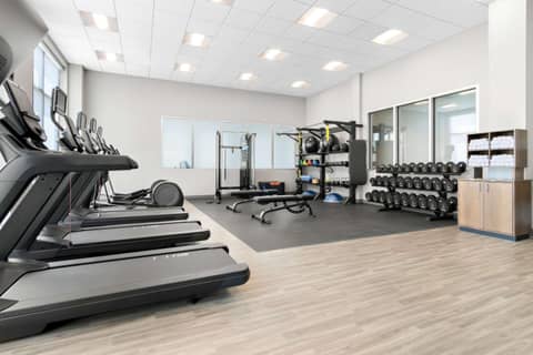 Hampton Inn & Suites Chicago Medical District Uic — activities & amenities