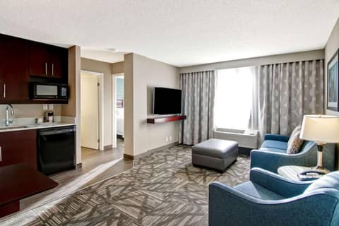 Hampton Inn & Suites by Hilton Calgary-Airport — photo 5