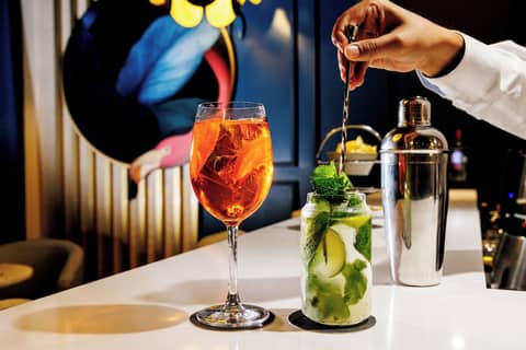 Riu Plaza London Victoria — bar