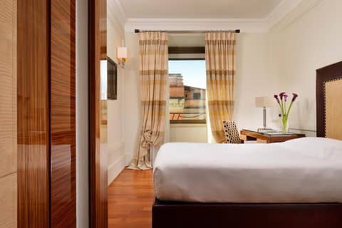 UNA Hotels Decò Roma — hotel room
