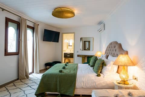 Riad Dar Blanche & Spa — hotel room