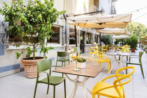 Adesso Hotel — dining