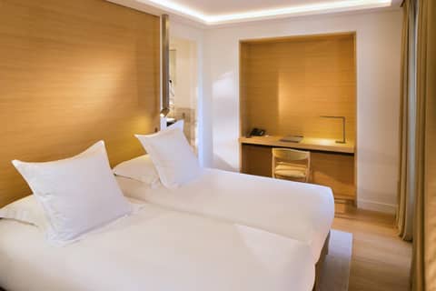 Hotel Marignan Champs-Elysées — photo 9