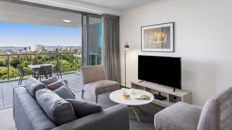 Oaks Brisbane on Margaret Suites — hotel room