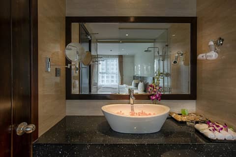 Sofia Suite Hotel & Spa Da Nang - Free 01 Draught Beer and 20-minute Spa per Room — photo 3