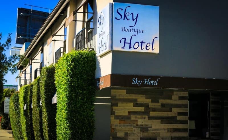 L.A. Sky Boutique Hotel — building