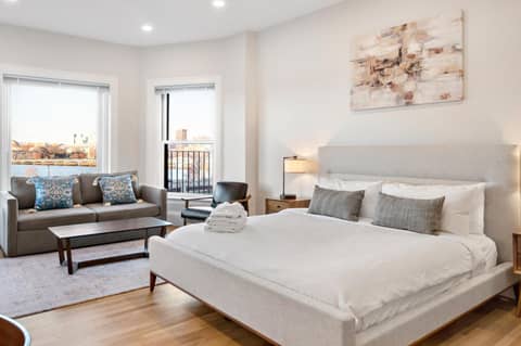 Charlesgate Suites — hotel room