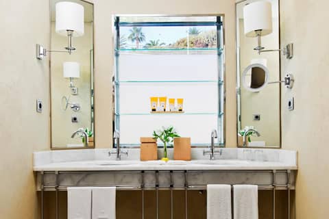The Villas at Bahia del Duque — bathroom