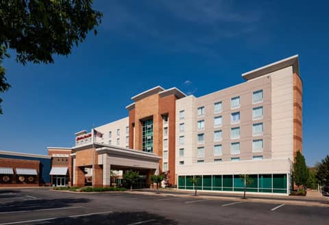 Hampton Inn & Suites St. Louis at Forest Park — photo 2