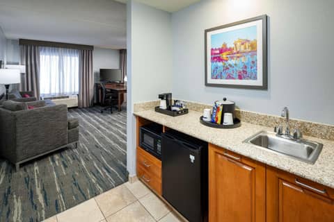 Hampton Inn & Suites St. Louis at Forest Park — photo 3