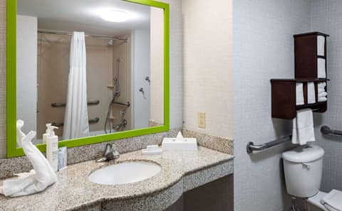Hampton Inn & Suites St. Louis at Forest Park — photo 7