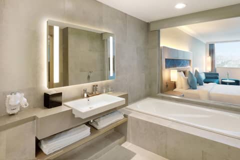 Novotel Jakarta Mangga Dua Square — bathroom