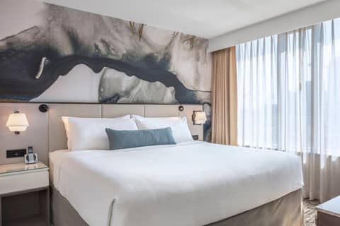 Delta Hotels by Marriott Vancouver Downtown Suites - Downtown Vancouver — photo 3