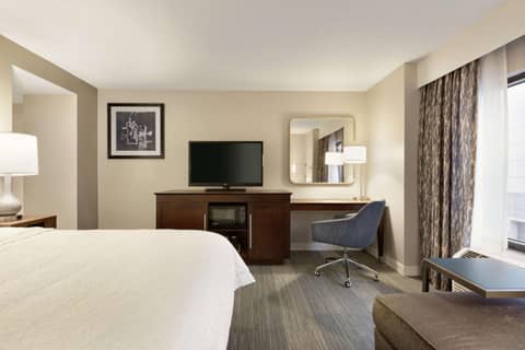 Hampton Inn & Suites Nashville-Downtown — photo 5